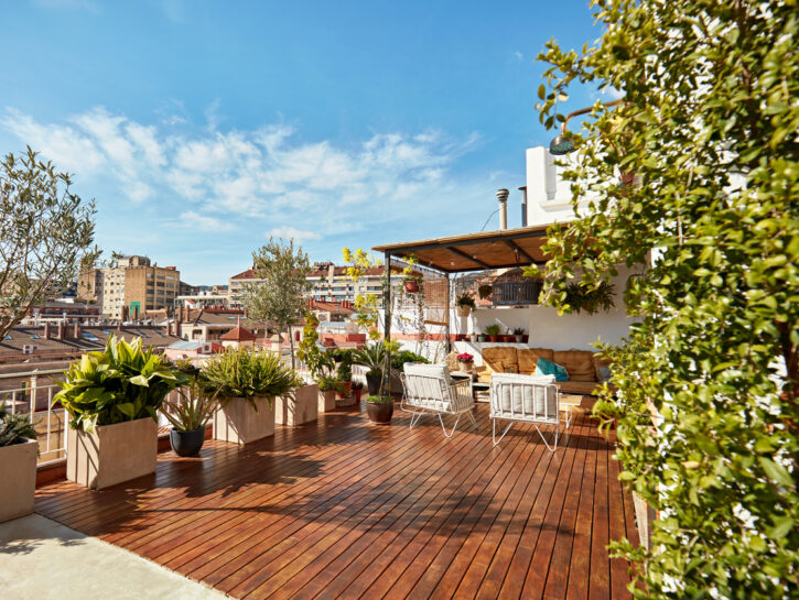 Come arredare il terrazzo di un attico: consigli e idee