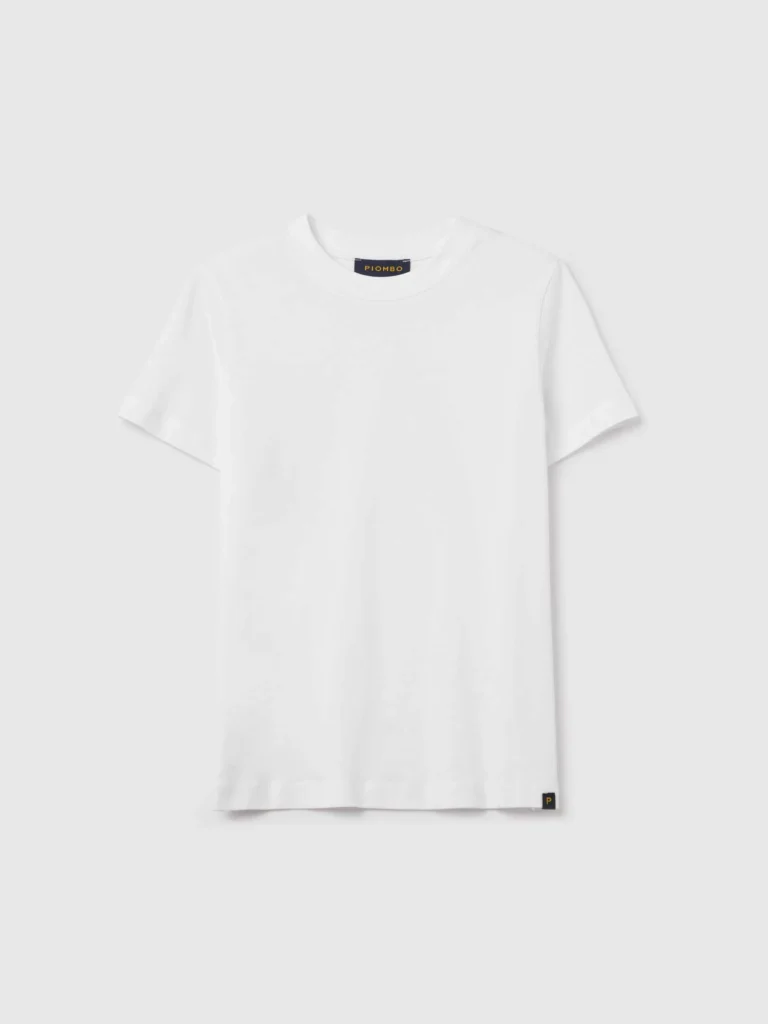 T-shirt bianca donna tendenza moda estate 2025
