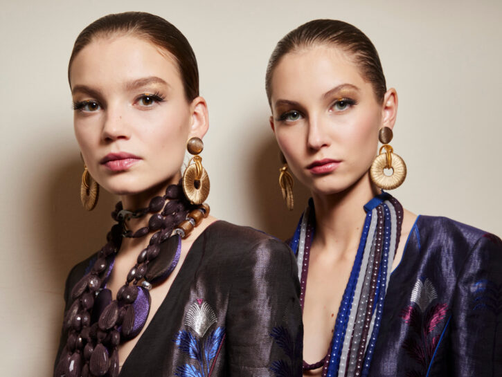 Come applicare il blush per un effetto lifting