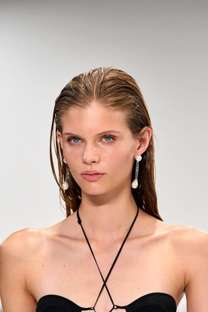 Wet look: capelli effetto bagnato