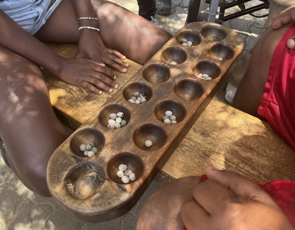 Il gioco uril a Palmeira, isola di Sal