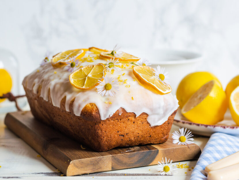 Lemon drizzle cake