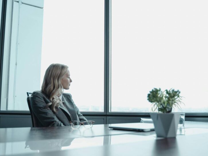 Lavoro: misure e aiuti per donne vittime di violenza