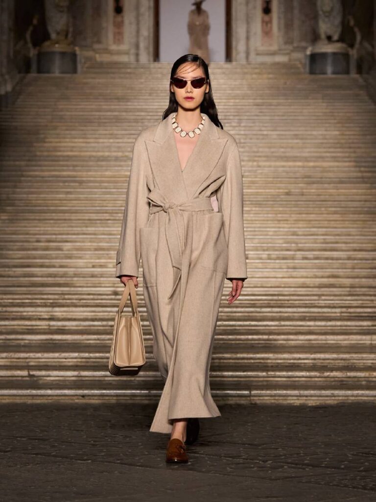 Max Mara Resort 2026 la sfilata alla Reggia di Caserta