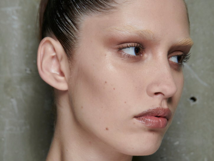 Vuoi sopracciglia più chiare? Metodi (e segreti) per un look armonioso