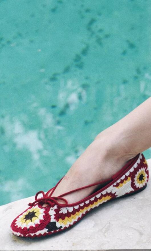 Per indossare le ballerine in estate c'è solo un modo: sceglierle in crochet