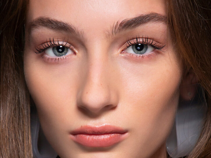 Estate e mascara: trucchi per non farlo sbavare (waterproof escluso)