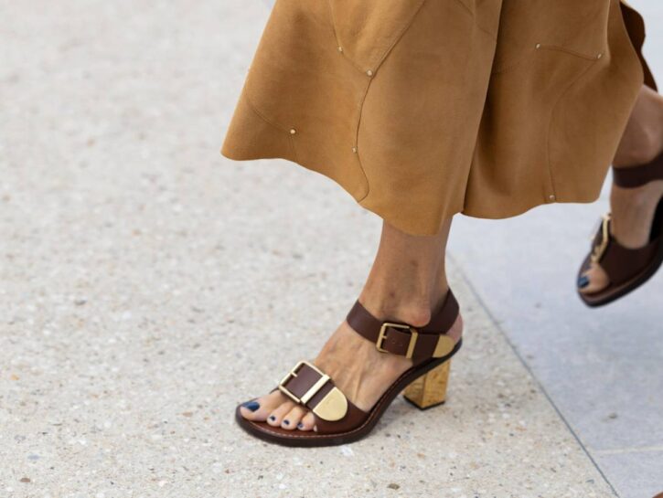 Pedicure d'estate, gli smalti di tendenza