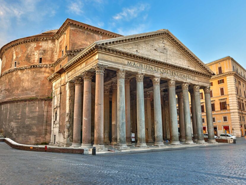 Pantheon, Italia