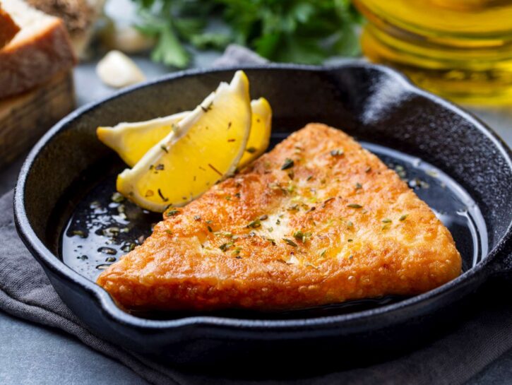 Saganaki: il formaggio fritto greco