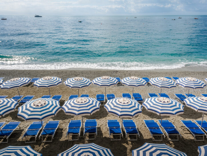 Rincari sotto l'ombrellone, aumenta il costo delle vacanze al mare