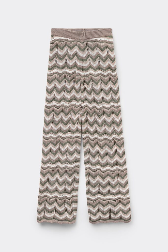 tendenza crochet pantaloni moda estate 2025