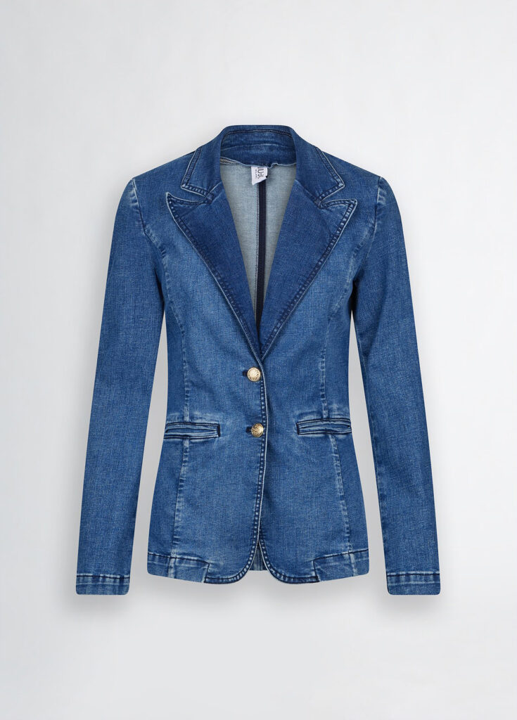 migliori blazer di jeans tendenza denim moda estate 2025