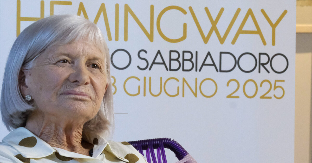Alicia Giménez-Bartlett: «La mia vita con Petra Delicado» - Donna Moderna