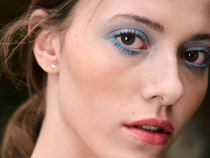 Strucco veloce, ciglia felici: come rimuovere il mascara waterproof