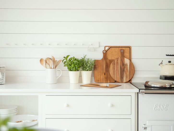 Cucina total white: come evitare l'«effetto ospedale»