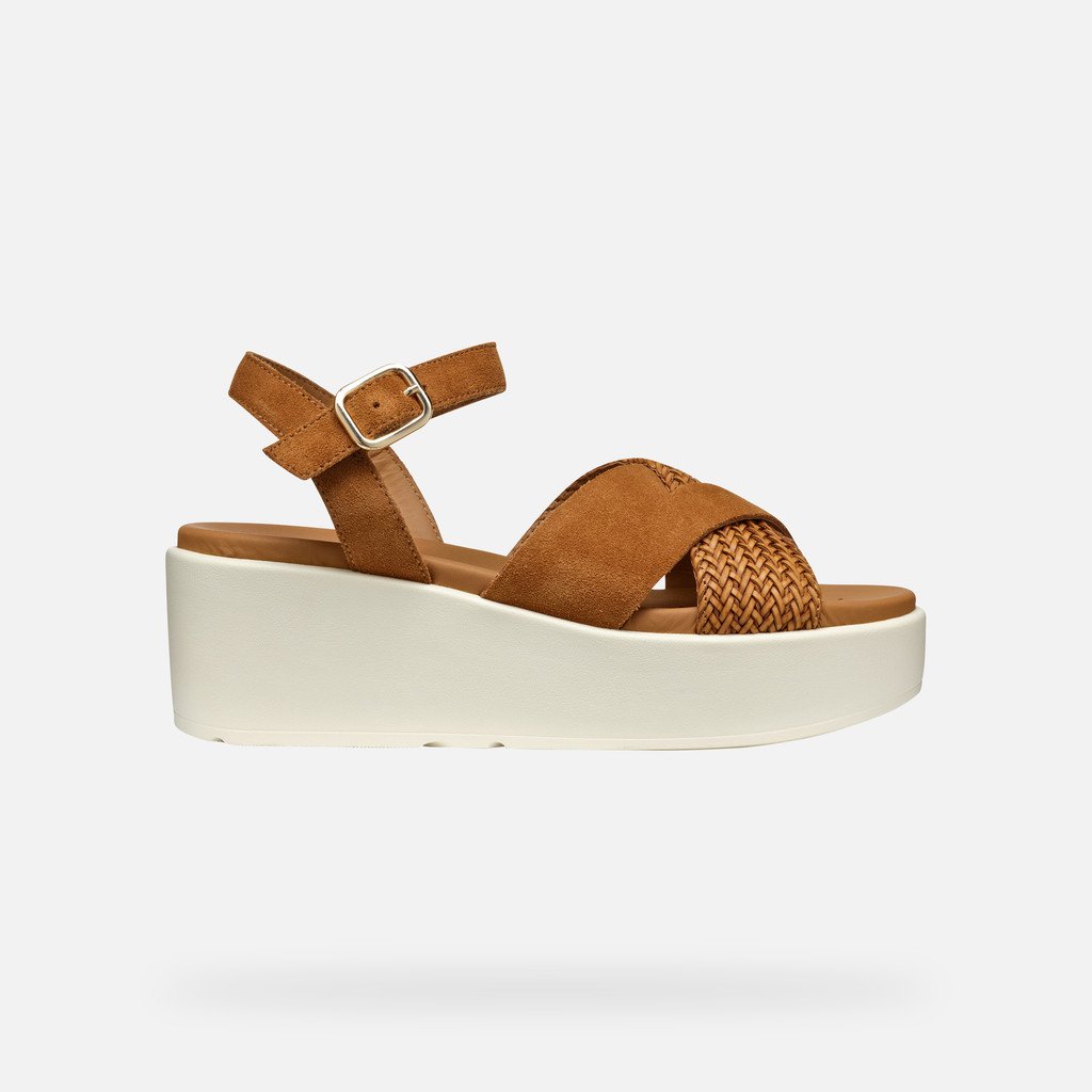 migliori sandali con la zeppa tendenza scarpe moda estate 2025