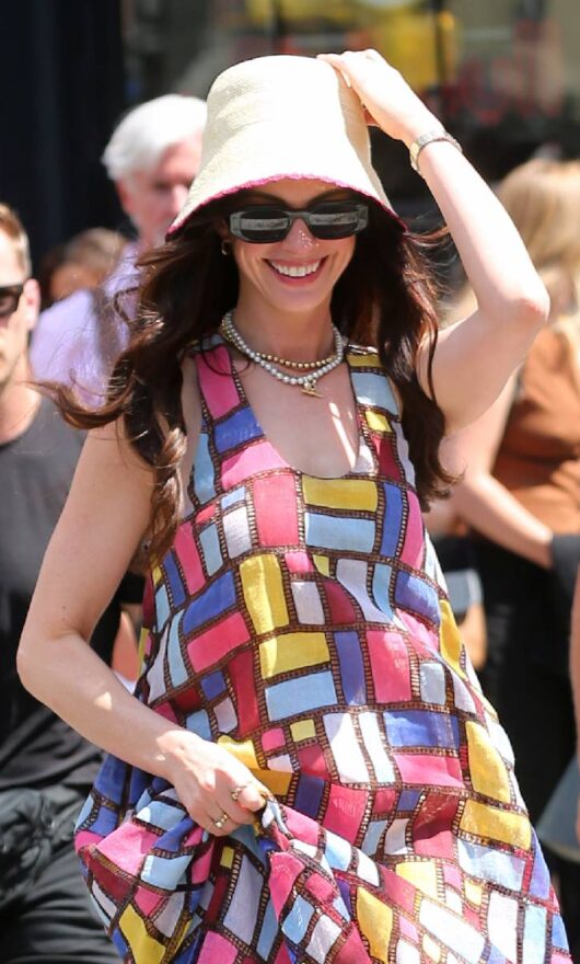 Perché ci vestiremo come Anne Hathaway ne 