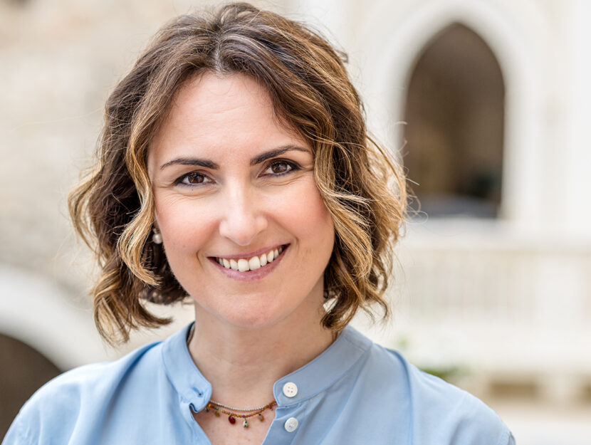 ritratto della giallista Cristina Cassar Scalia