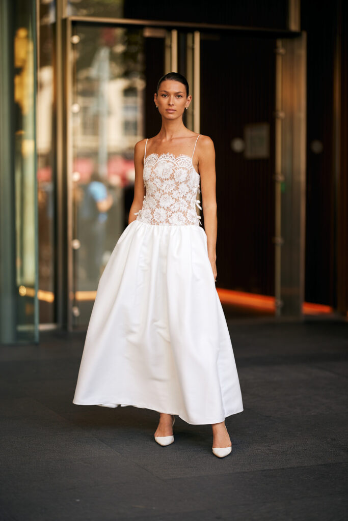 come vestirsi ad agosto tendenza moda estate 2025