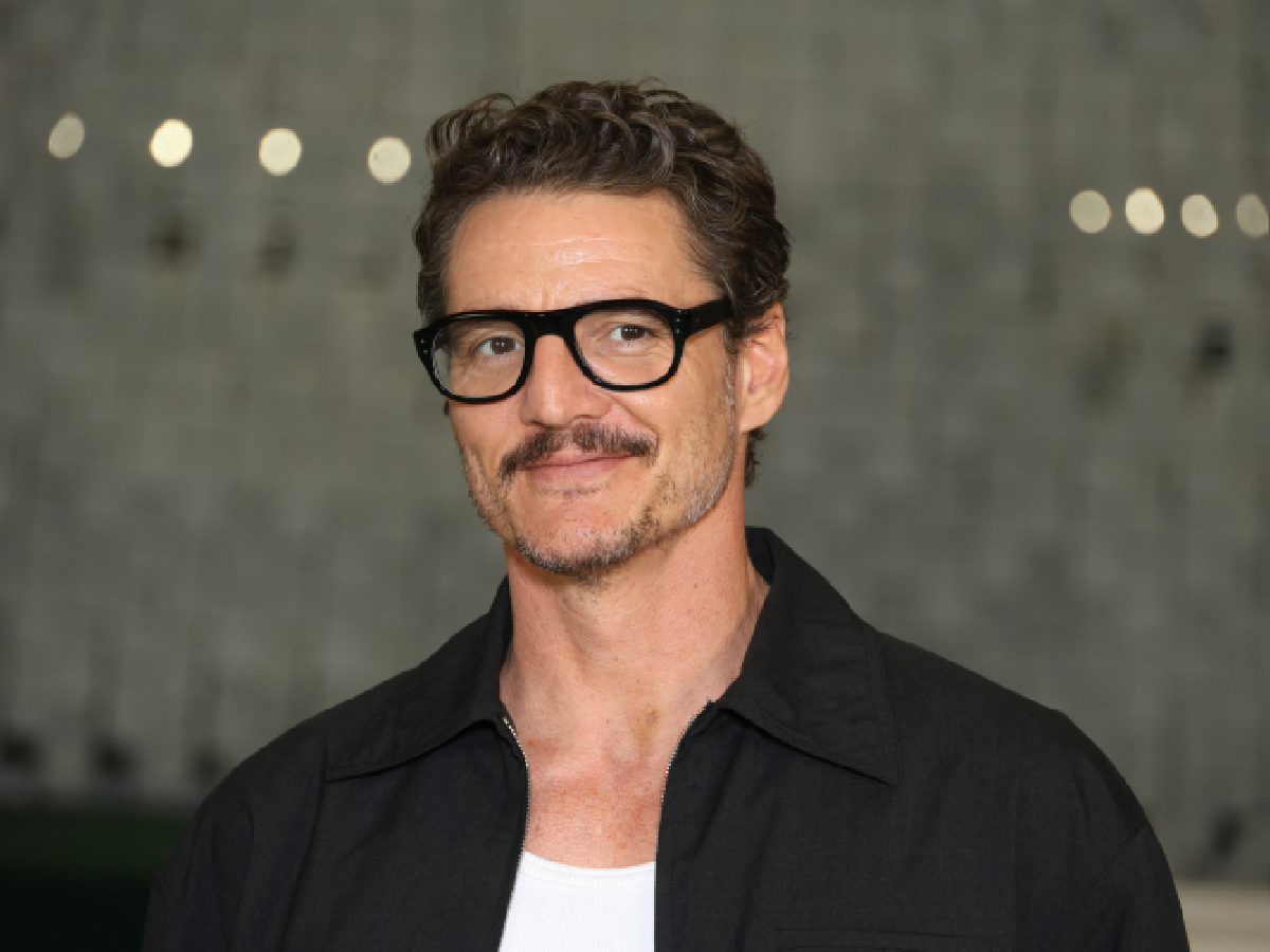 Sagoma Di Cartone A Grandezza Naturale Di Pedro Pascal (The Mandalorian, The Last Of Us), Max 190,5 Cm, Con Supporto