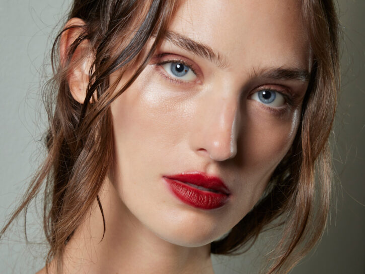 Rossetto rosso perfetto: trova la tua tonalità ideale e conquista ogni sguardo