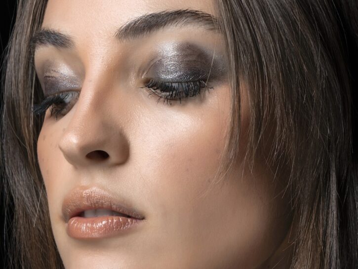 Con il matitone per occhi il trucco è facile e veloce: prodotti e look a cui ispirarti