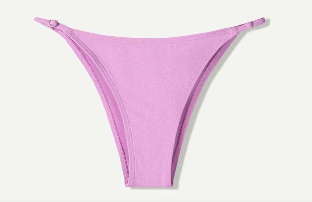 costumi da bagno per valorizzare il seno piccolo tendenza moda estate 2025 swimwear