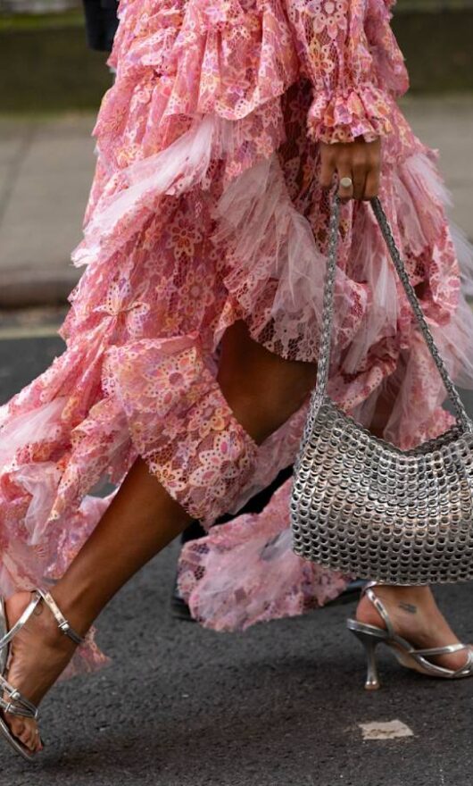 I vestiti da cerimonia da non farsi sfuggire nei saldi (per il look dell'invitata perfetta)