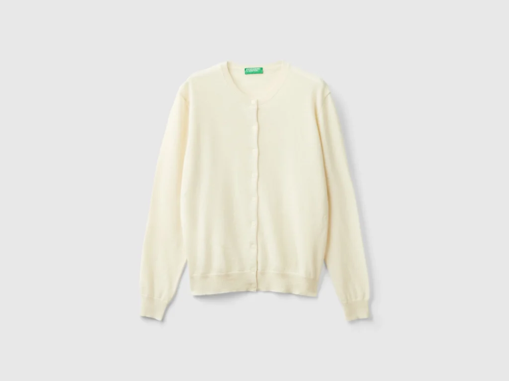 cardigan da portare in vacanza a settembre tendenze moda estate 2025