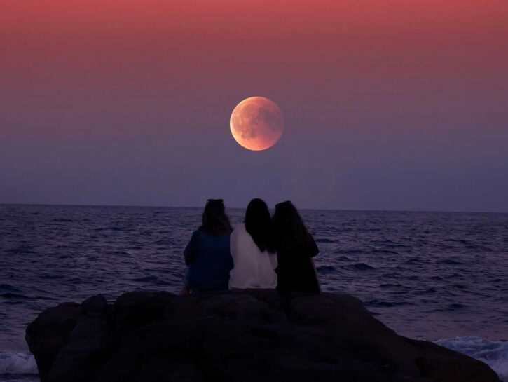 Plenilunio d'agosto: significati e leggende della «Luna dello storione»