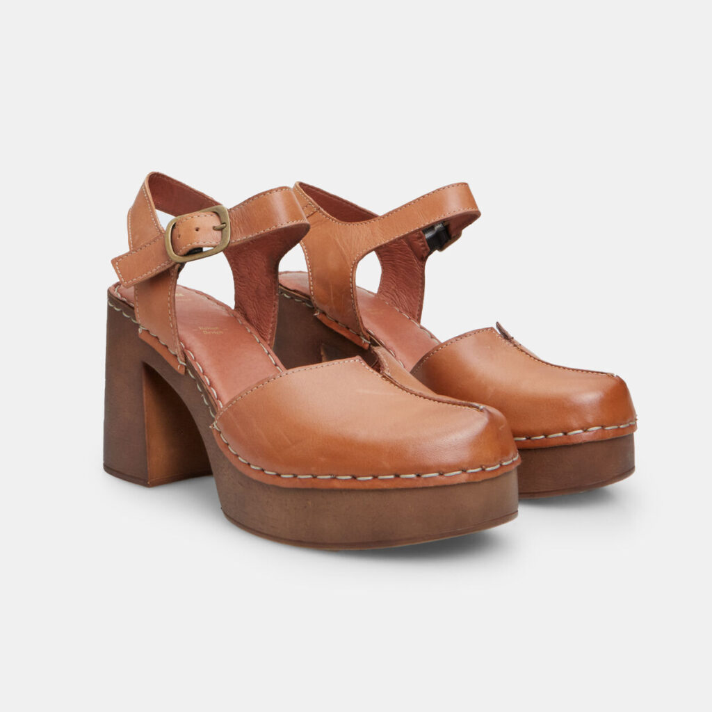 scarpe da portare in vacanza a settembre tendenze moda estate 2025