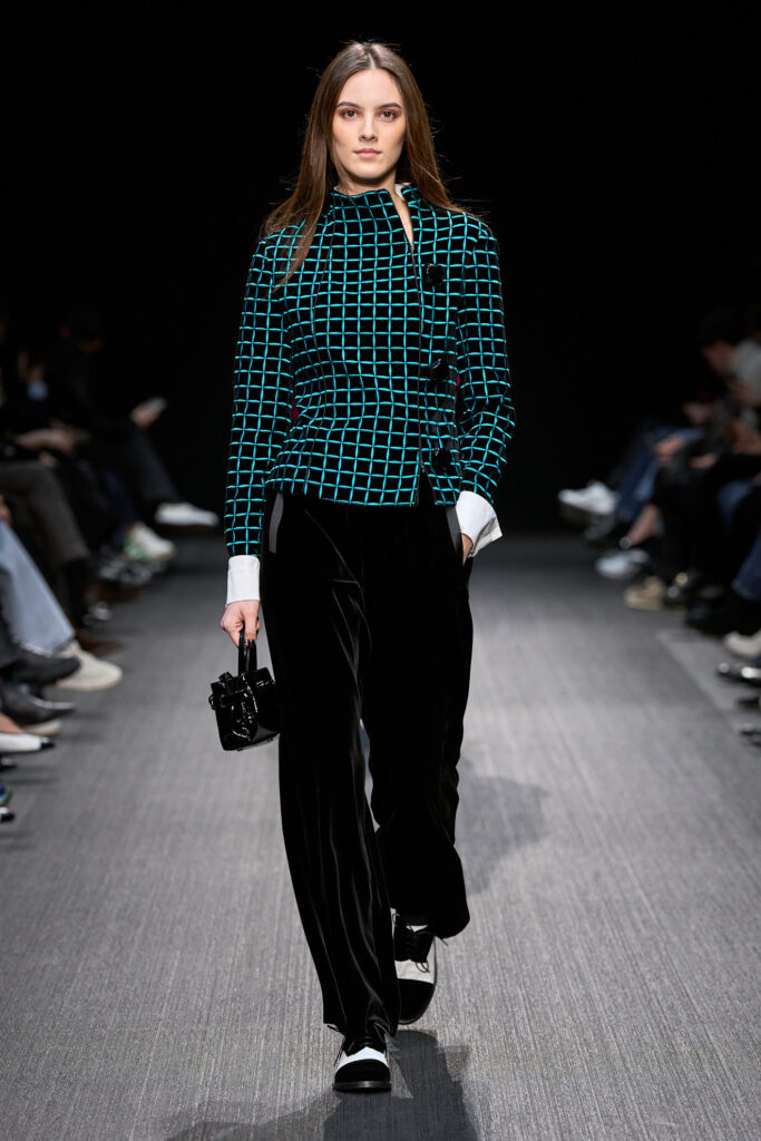come abbinare il colore pantone 2026 verde petrolio transformative teal