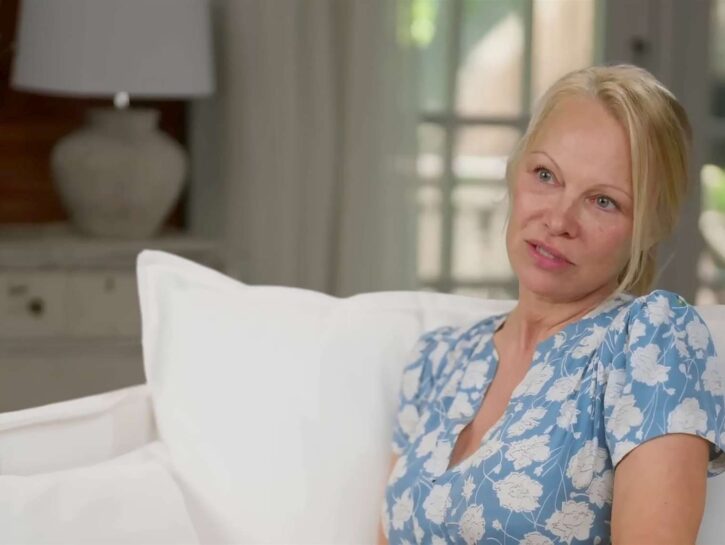 Pamela Anderson e i suoi cetriolini sottaceto con un ingrediente segreto
