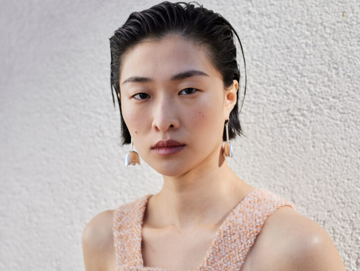 Brilla sotto il sole: come realizzare l’iconico wet hair look