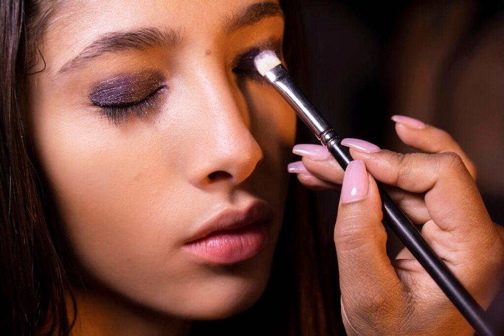 trucco con brillantini