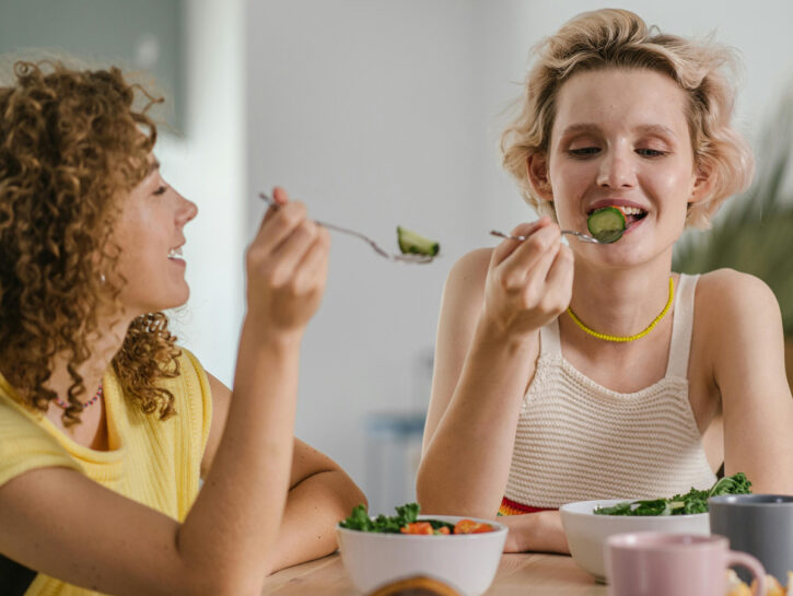 Cinque alimenti per una pelle più sana: i consigli dei dermatologi