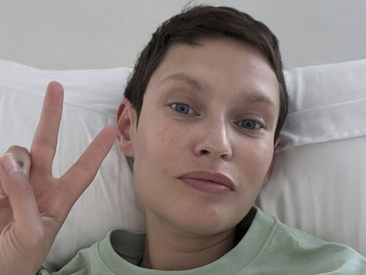 Bianca Balti testimonial di una campagna di sensibilizzazione e ricerca sul cancro ovarico