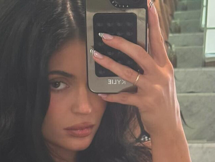 Twisted French, la manicure di Kylie Jenner è la più cool dell'estate