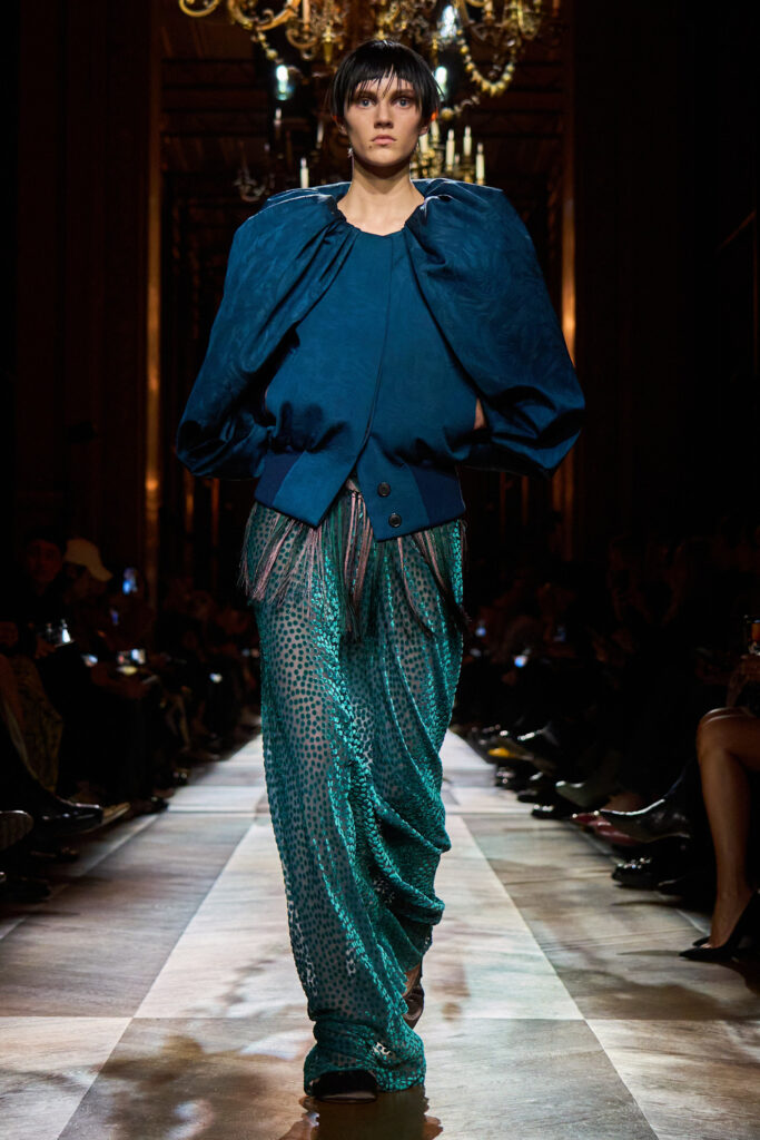 come abbinare il colore pantone 2026 verde petrolio transformative teal