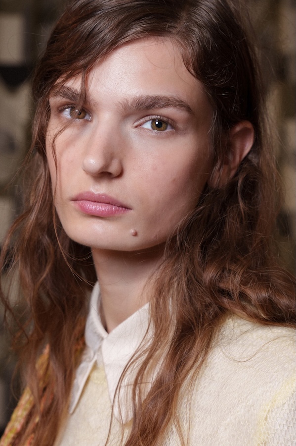 mascara marrone