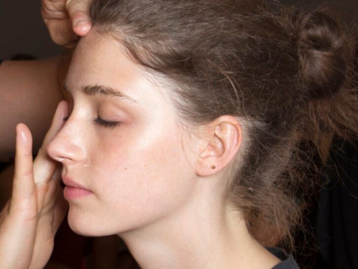 Peeling enzimatico, l'esfoliante gentile per le pelli sensibili