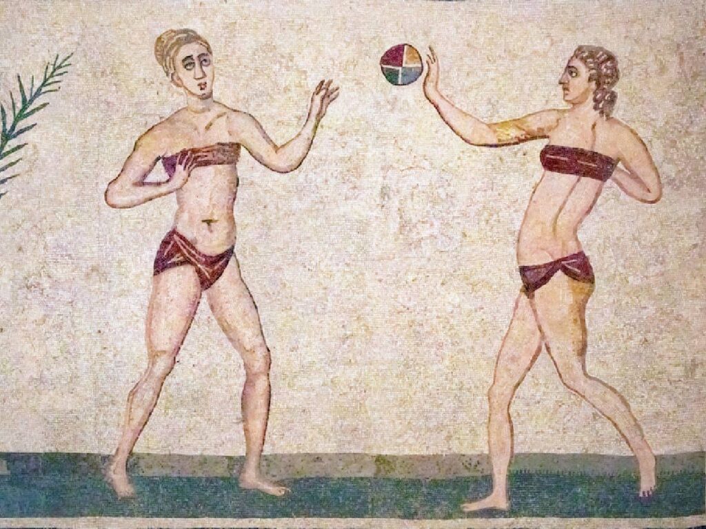 L'affresco nella villa romana di Piazza Armerina (Enna) raffigura i primi bikini della storia.