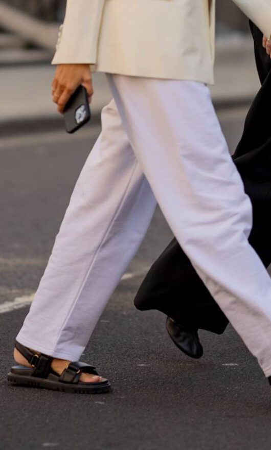 Sandali daddy: come abbinarli in 5 look da provare subito