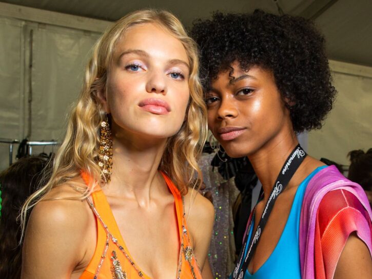 Conosci tutti e 12 i tipi di capelli? Una beauty routine per ogni tipologia