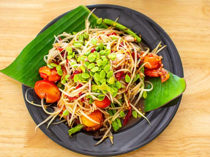Insalata di papaya verde, il contorno tipico laotiano