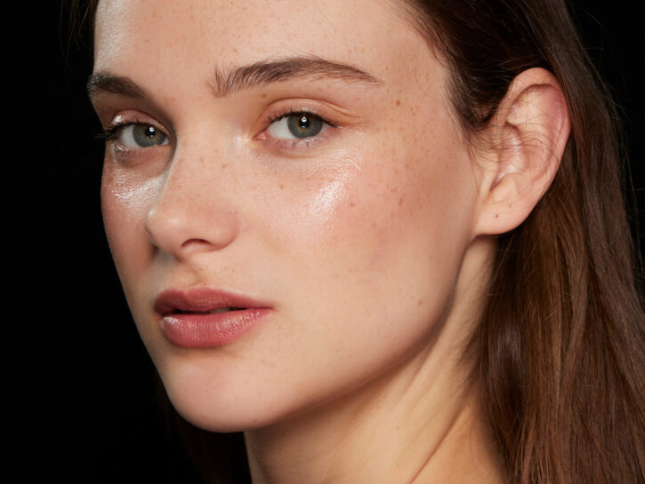 Skincare al tè: 10 trattamenti anti-age e rivitalizzanti