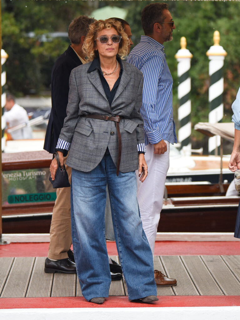 look da rientro copia il blaze con cintura di Valeria Golino