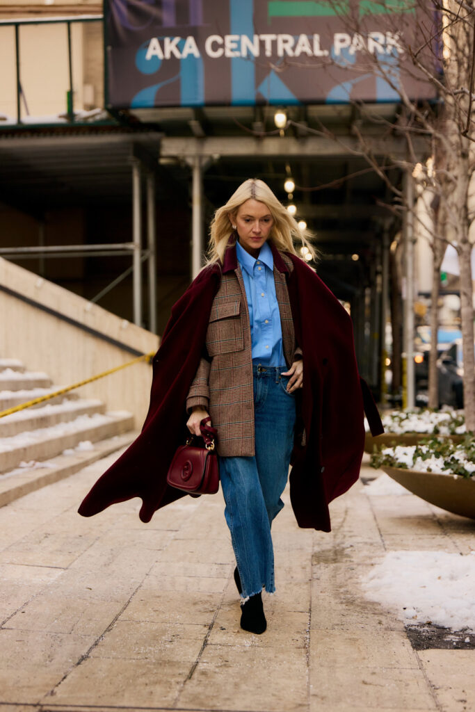 abbinamento bordeaux e celeste strest style