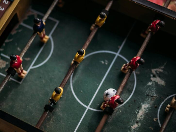 A Venezia ragazzi multati perché giocano a calcio: meglio lo smartphone?